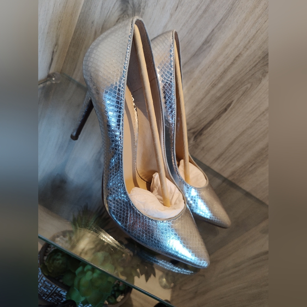 Michael Kors Claire Pump Metalic Silver Snakeskin Embossed Leather Size 7 - Picture 4 of 9